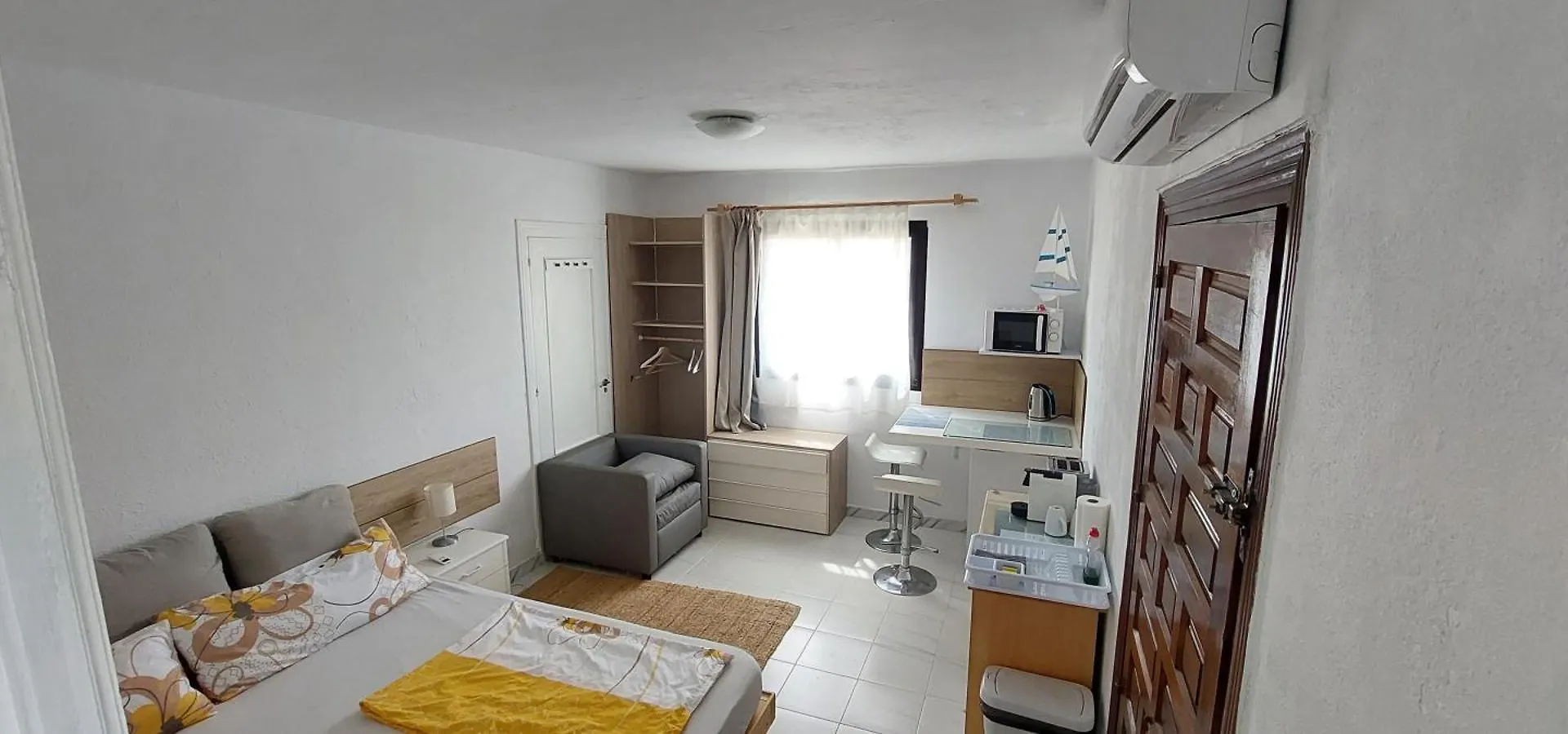 Lägenhet Studio La Orquidea - Separate Entrance, Basic Room Plus Bathroom Sitio de Calahonda Spanien